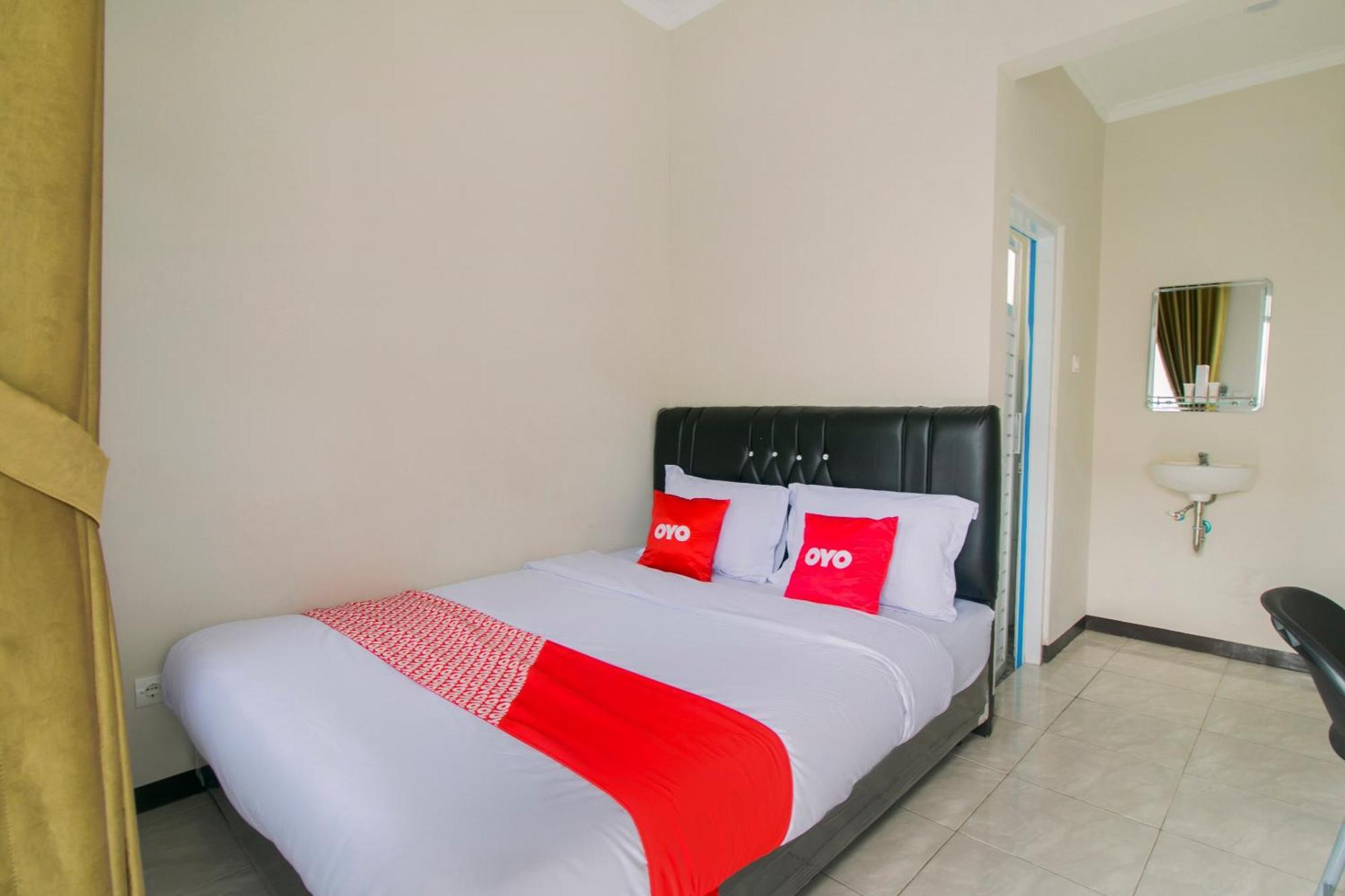 OYO 1078 Fakhira Residence Cianjur Bagian luar foto