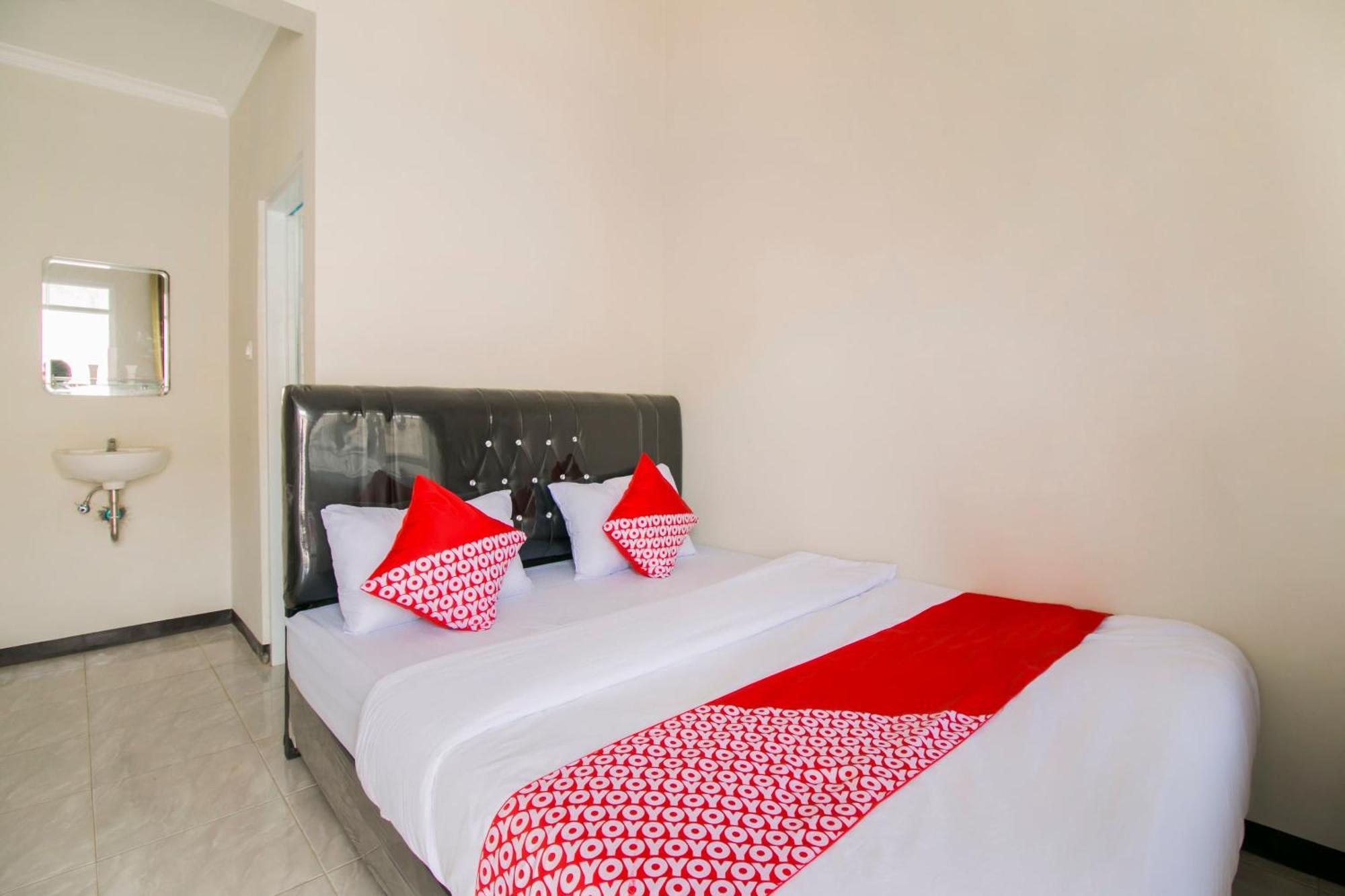OYO 1078 Fakhira Residence Cianjur Bagian luar foto