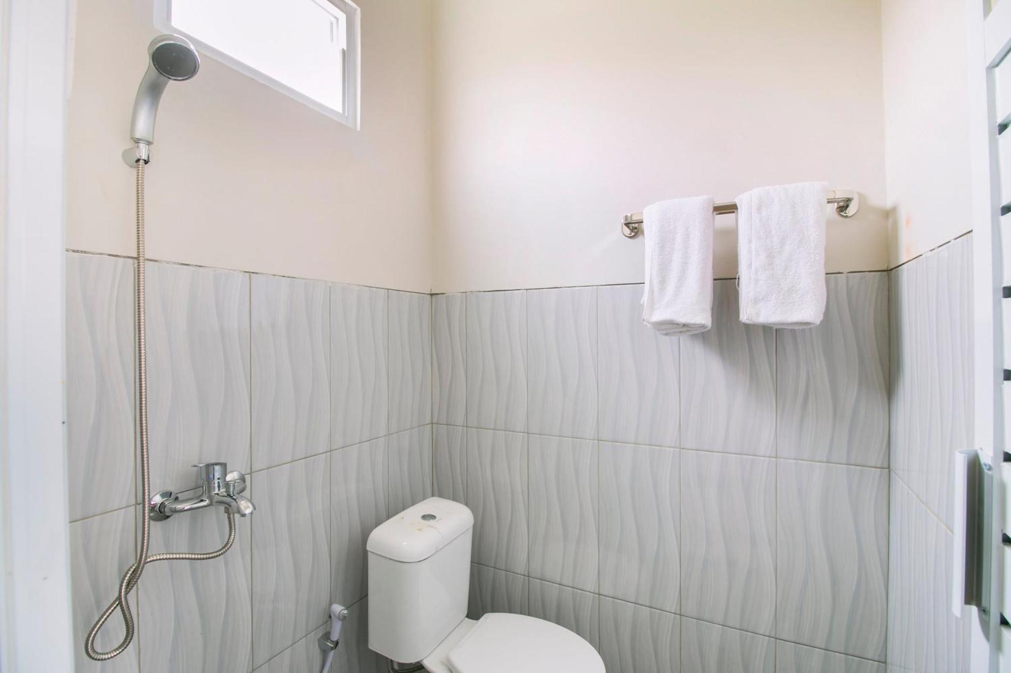 OYO 1078 Fakhira Residence Cianjur Bagian luar foto